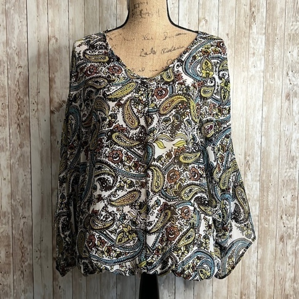 Cha Cha Vente Paisley Boho V-Neck Top